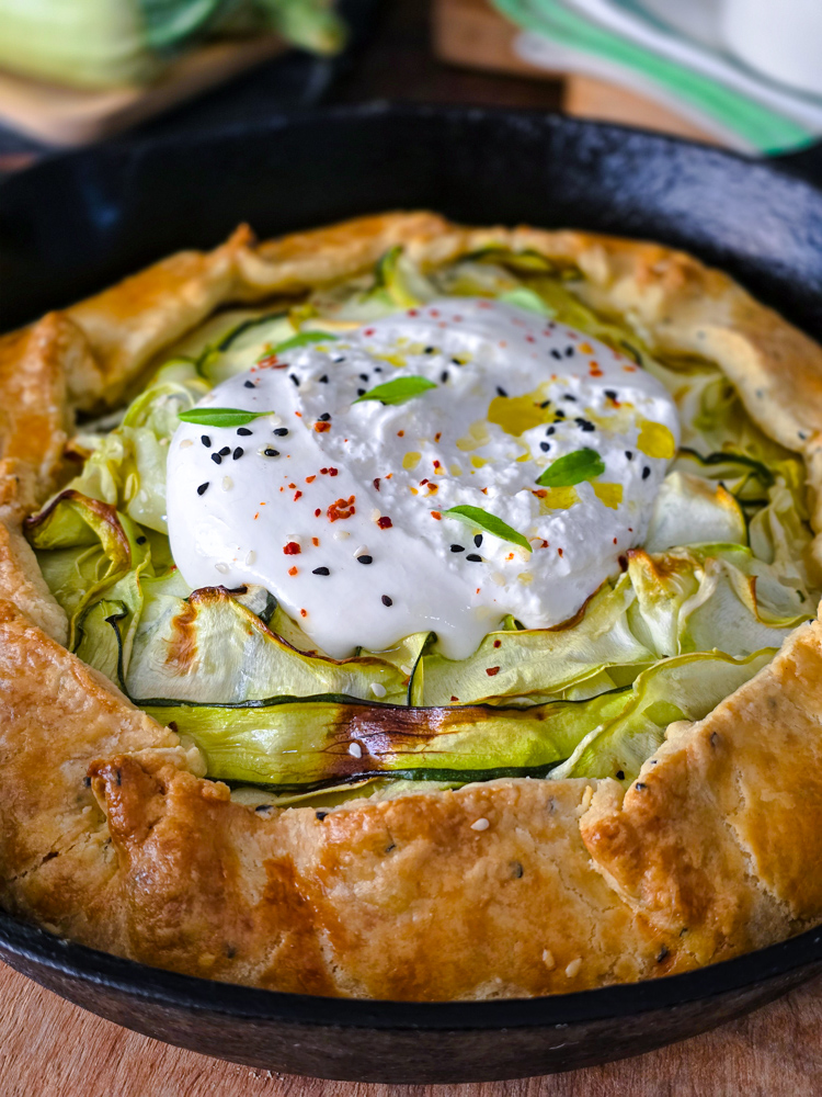 tartă cu dovlecel, zuccini și burrata