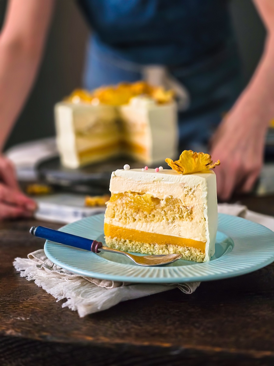 tort cu ananas și fructul pasiunii
