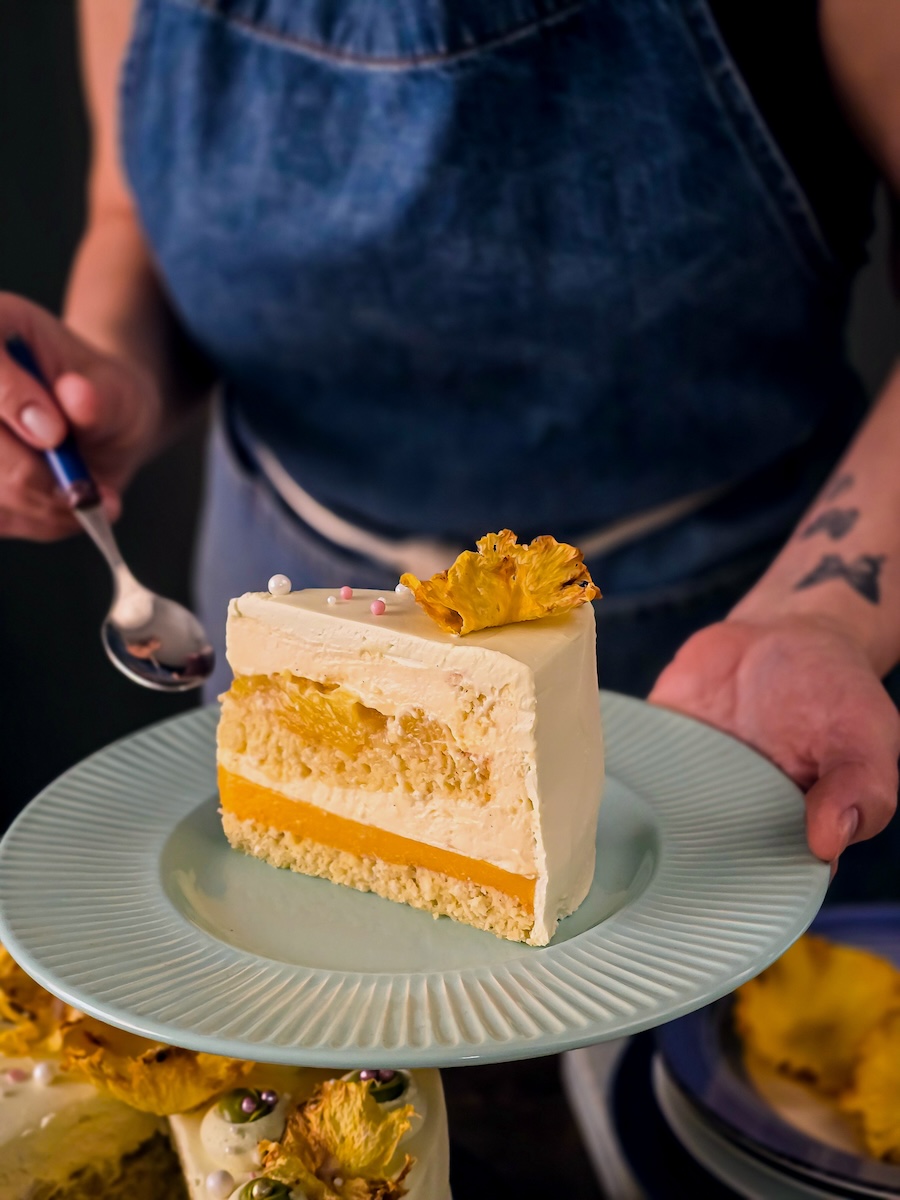 tort cu ananas și fructul pasiunii