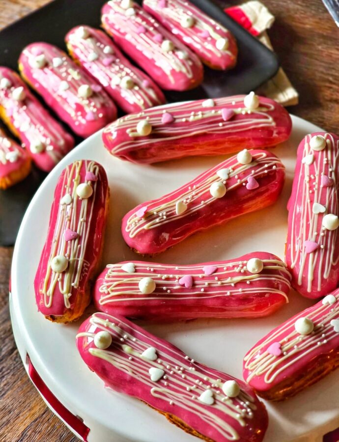 Lady in Pink, eclere cu cremă de vanilie și confit de afine